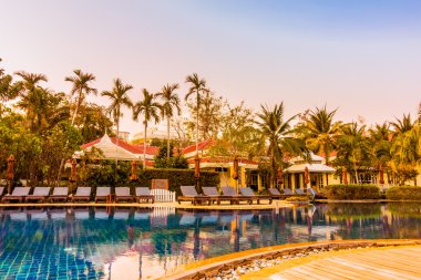 Günbatımı kez Resort'ta yüzme havuzu