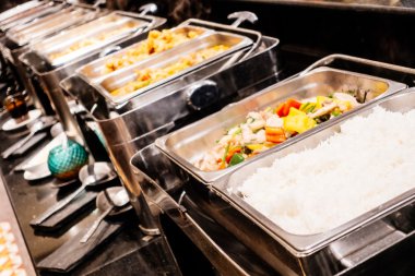 Otel restoranında açık büfe