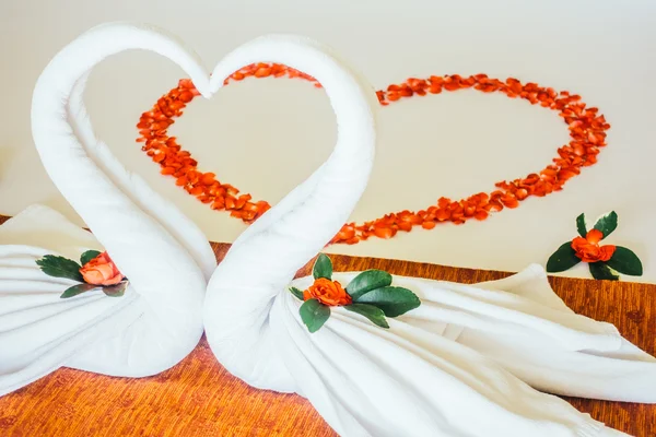 Honeymoon bed decoration — Stock Photo, Image