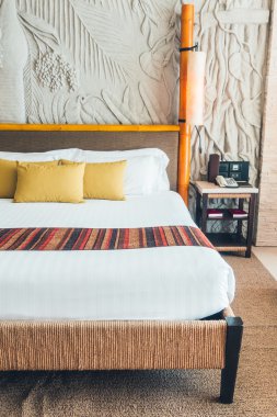 Lüks yatak güzel yastıklar