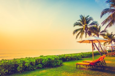 Boş şemsiyeleri ve sandalyeler, Twilight zamanlarda