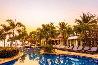 Günbatımı kez Resort'ta yüzme havuzu