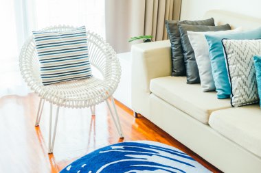 Güzel lüks yastıklar Divan