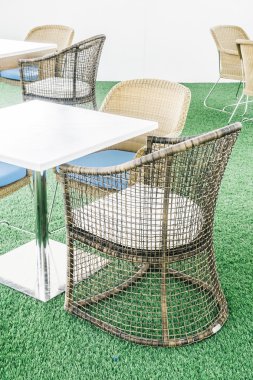 Boş sandalye ve masa Restaurant'ta