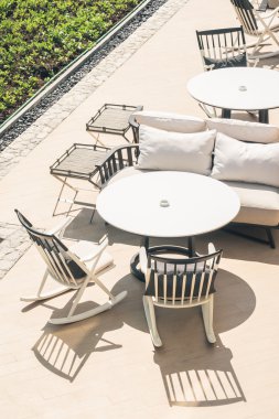 Modern sandalye ve masa