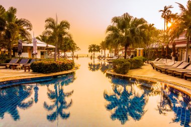 Günbatımı kez Resort'ta yüzme havuzu