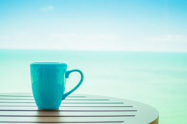 renkli kahve fincanı