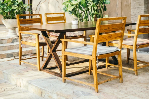 Empty table and chair — Stock Photo, Image