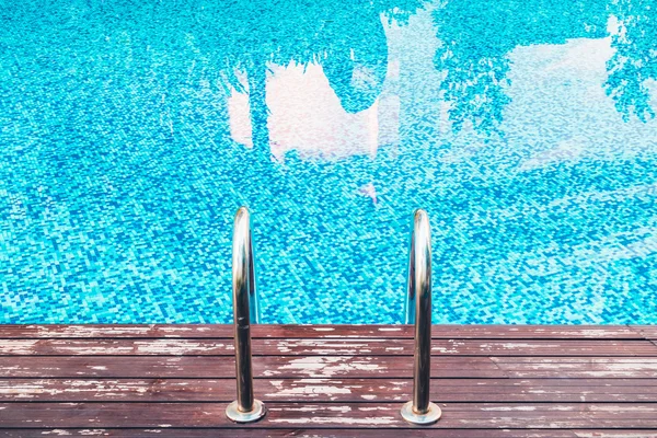美しい豪華なスイミング プール — ストック写真