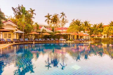 Günbatımı kez Resort'ta yüzme havuzu