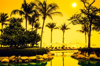 sunrise hotel Resort'ta yüzme havuzunda