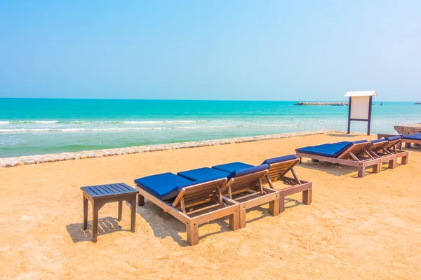 Sillas de playa vacías —  Fotos de Stock