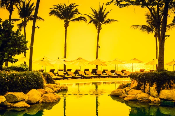 Sunrise hotel Resort'ta yüzme havuzunda — Stok fotoğraf