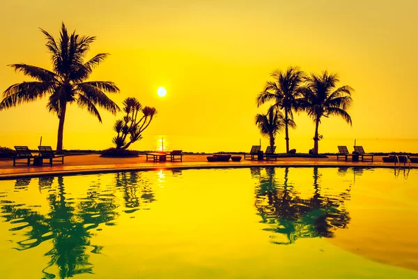 Silhouette coconut palm trees — Stock Photo, Image