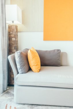 Kanepe dekorasyon yastık