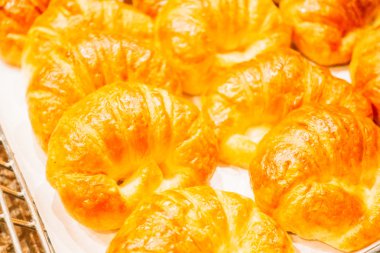 Kahvaltıda ekmek büfesi