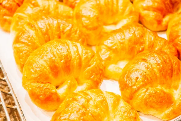 Kahvaltıda ekmek büfesi