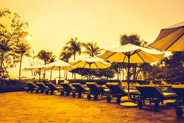 Otel tatil köyünde güzel bir yüzme havuzu