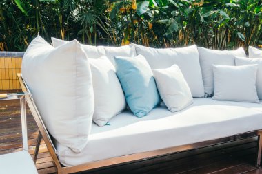 Güzel lüks yastıklar Divan