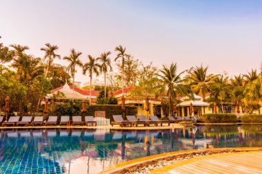 Günbatımı kez Resort'ta yüzme havuzu