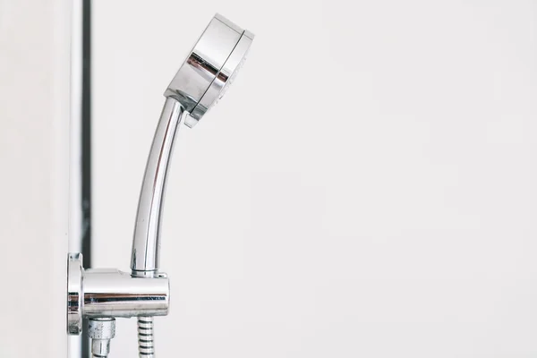 Kran vatten i badrum — Stockfoto
