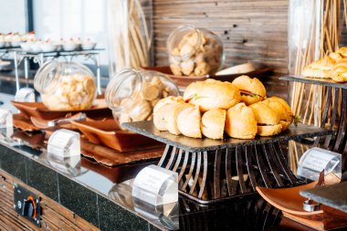 Otel restoranında açık büfe