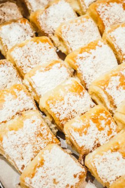 Kahvaltıda ekmek büfesi