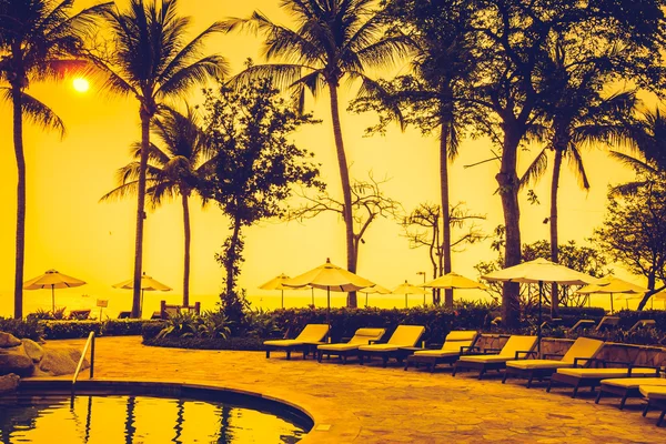 Otel tatil köyünde güzel bir yüzme havuzu