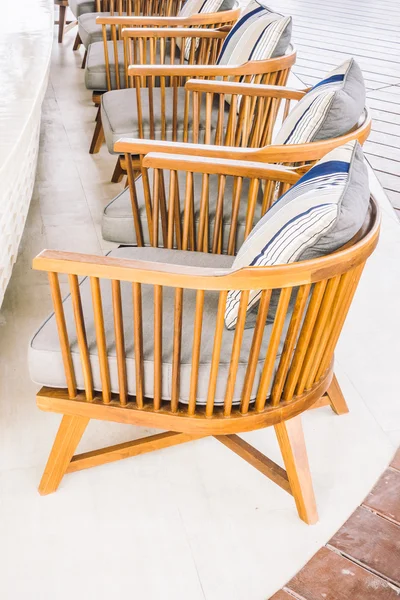 Boş sandalye ve yemek için Tablo ayarı