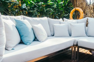 Güzel lüks yastıklar Divan