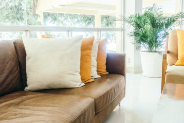 Güzel lüks yastıklar Divan