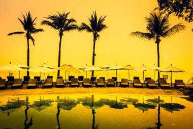 Otel tatil köyünde güzel bir yüzme havuzu