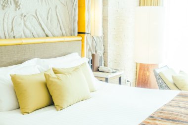 Lüks yatak güzel yastıklar