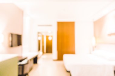 Yatakta güzel lüks beyaz yastıklar