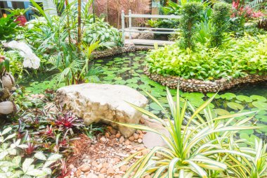 Taş yol yol yürümek için