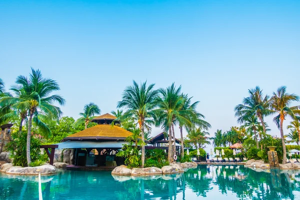 Piscina di lusso paesaggio — Foto Stock