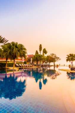 Günbatımı kez Resort'ta yüzme havuzu