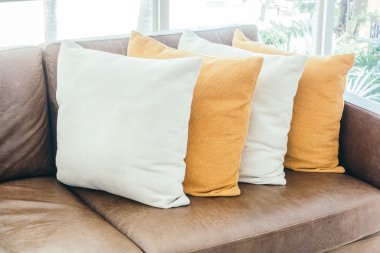 Güzel lüks yastıklar Divan