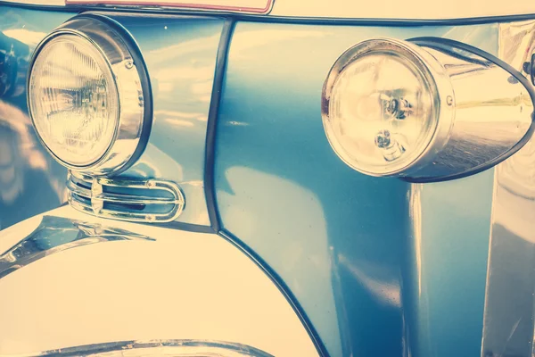 빈티지 자동차의 헤드라이트 램프 — 스톡 사진
