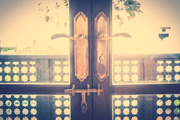 Botões de porta vintage — Fotografia de Stock