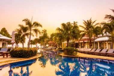 Günbatımı kez Resort'ta yüzme havuzu