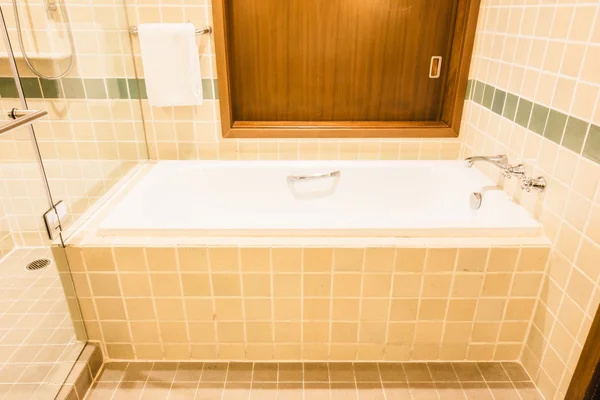 Badewanne und Duschbox — Stockfoto