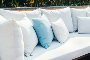 Güzel lüks yastıklar Divan