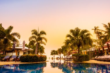 Günbatımı kez Resort'ta yüzme havuzu