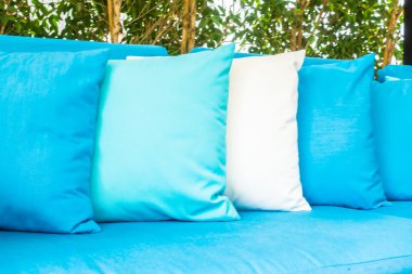 Kanepe dekorasyon güzel yastıklar