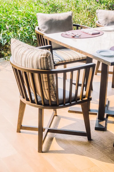 Empty chairs and table setting for dinning — Stock Photo, Image