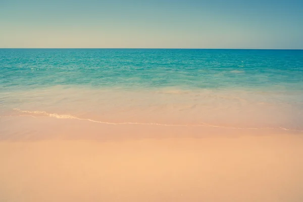 Hermosa playa y mar — Foto de Stock