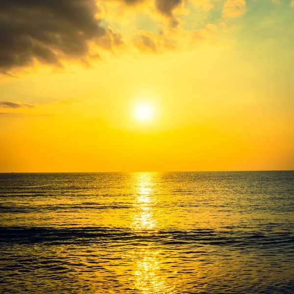 Beautiful Sunrise and sea — Stock Photo, Image