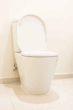 Beyaz klozet kapağı