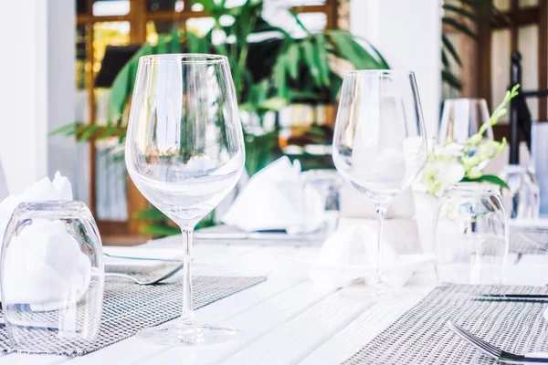 Decoración de mesa en restaurante — Foto de Stock